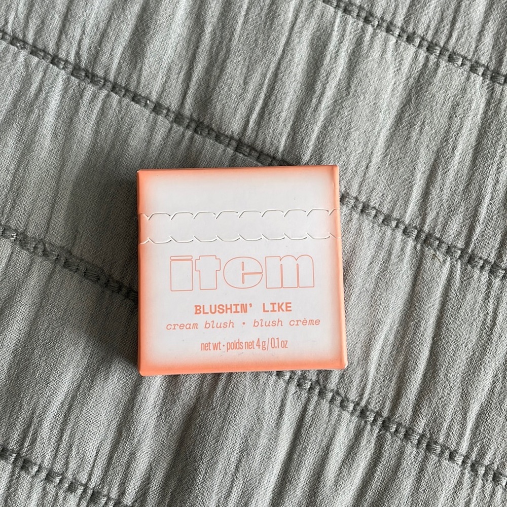 Item Blush
